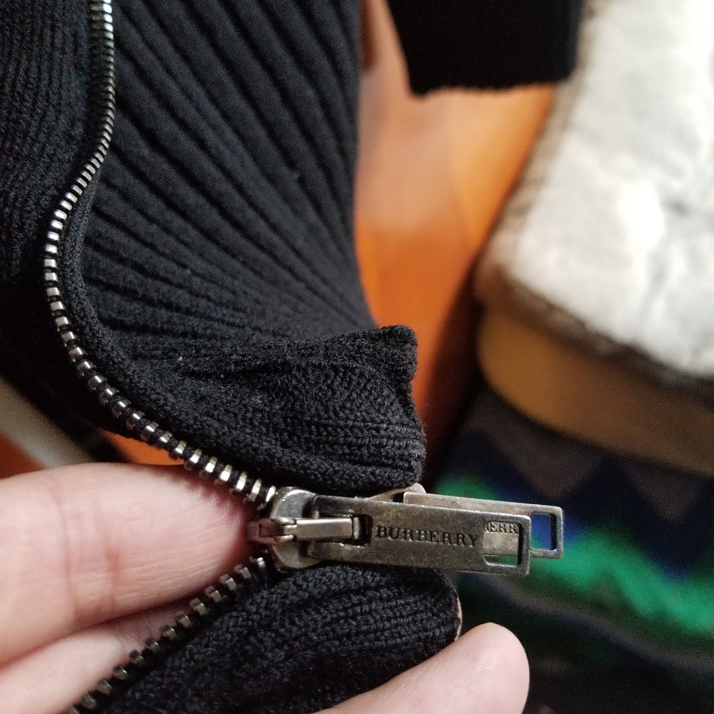 Burberry Sweater /Jacket - Picture 8 of 9